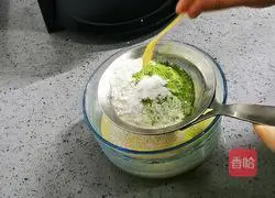 Illustration of how to make pandan waffles 10