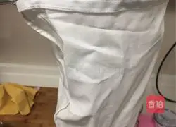 Illustration of how to make Hong Kong-style stocking milk tea 2