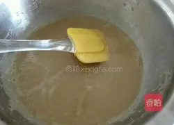 Illustration of how to make coffee chiffon cake 6