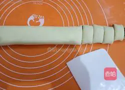 Illustration of how to make bean paste rolls 13