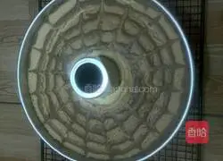 Illustration of how to make hollow latte art chiffon cake 17