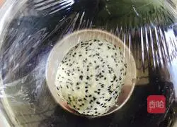 Illustration of how to make crispy biscuits with electric baking pan 8