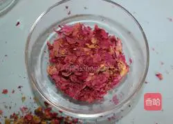 Illustration of how to make rose love cookies 2