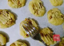 Illustration of how to make walnut cake 8