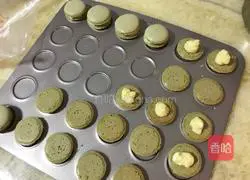 Illustration of how to make Italian macarons 7