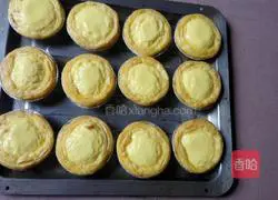 Illustration of how to make egg tarts with crispy bottoms 4