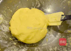 Illustration of how to make frosting biscuits 4