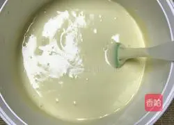 Illustration of how to make chiffon cup sesame cake 11