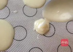 Illustration of how to make melon seed crackers 3