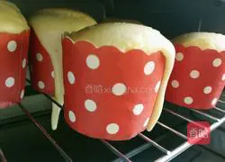 Illustration of how to make cupcakes 11