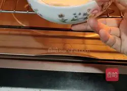 Hand Illustration of making large egg tarts 7