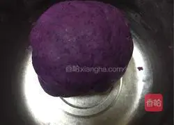 Illustration of how to make purple potato cake 5