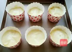 Illustration of how to make pumpkin seed cupcakes 10