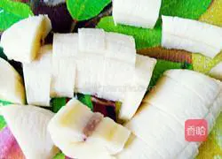 Mini Coconut Caramel Lemon Banana Pie Recipe Illustration 2