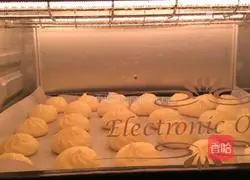 Illustration of how to make cream puffs 9