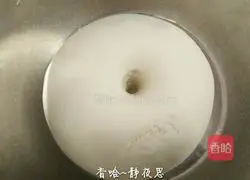 Illustration of how to make steamed buns with bean paste filling 9