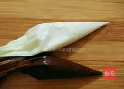 Illustration of how to make note cup cake 19