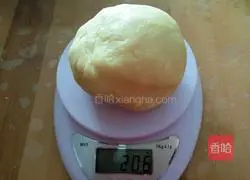 Illustration of how to make Christmas cane cookies 6