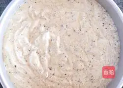 Black sesame chiffon cake Practice illustration 10