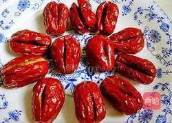 Illustration of how to make dates with walnuts 4