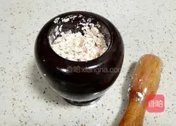 Illustration of how to make puzzle walnut porridge 3