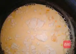 Illustration of two flavors of egg tarts 3