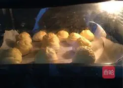 Illustration of how to make puff shells 11