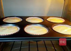 Illustration of how to make handmade cupcakes 12