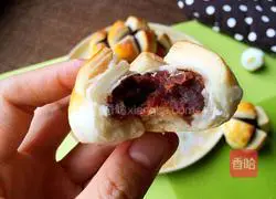 Illustration of how to make bean paste open cake 23