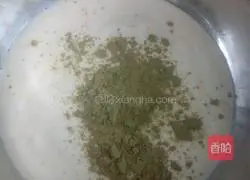 八 inch 三Illustration of how to make colorful chiffon cake 11