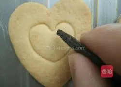 Illustration of how to decorate chocolate cookies 13