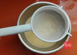 Illustration of how to make raisin, candied dates and blackcurrant egg tarts 8