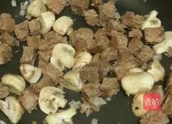 Quick British Crispy Beef Pie Steak Pie Recipe Illustration 6