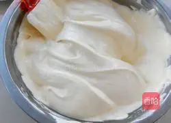 Illustration of how to make pumpkin seed cupcakes 9