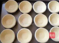 Illustration of how to make Jun's version of egg tart 5