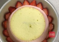 Strawberry Mousse Cake Recipe Illustration 10