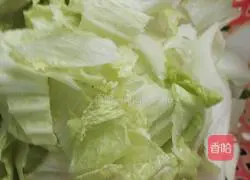 Illustration of how to make Hong Kong style sausage and Chinese cabbage 2