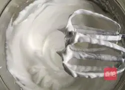 Illustration of how to make chiffon cake 7