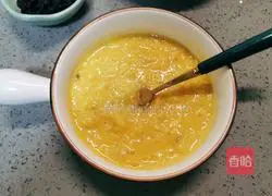 Illustration of how to make black currant waffles 6