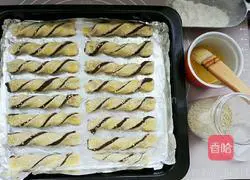 Illustration of how to make bean paste twist cake 17