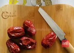 Illustration of how to make red date cookies 1