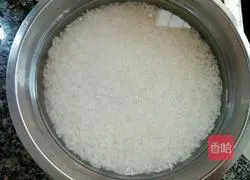 Illustration of how to make purple sweet potato and glutinous rice balls 1