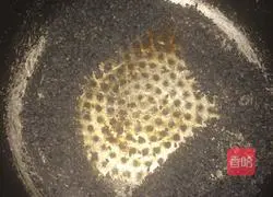 Illustration of how to make biscuits made of sesame and milk 1