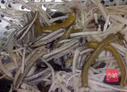 Illustration of the new style of cooking oil paste 3