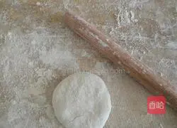 Illustration of how to make bean paste pie 1