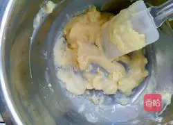 Illustration of how to make condensed milk and black sesame star biscuits 3