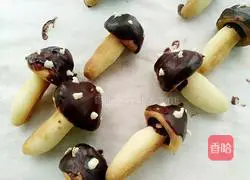 Illustration of how to make mushroom biscuits 19