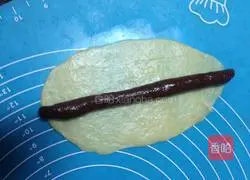 Illustration of how to make animal foot cookies 8