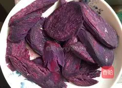 Purple Sweet Potato Illustration of making glutinous rice cake 1