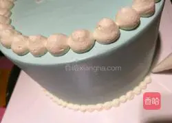 Illustration of how to make a fresh birthday cake 9